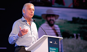 People attending the CSV forum in Colombia